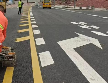 蘇州道路劃線施工，城市交通的無(wú)聲引導(dǎo)者