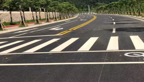 蘇州廠區(qū)停車場(chǎng)車位劃線哪家好？專業(yè)團(tuán)隊(duì)為您定制方案