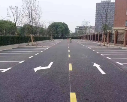 蘇州學(xué)校道路劃線專業(yè)施工，打造安全校園交通