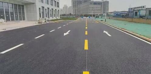 蘇州工廠劃線選專業(yè)團(tuán)隊(duì)，抗壓耐磨有保障